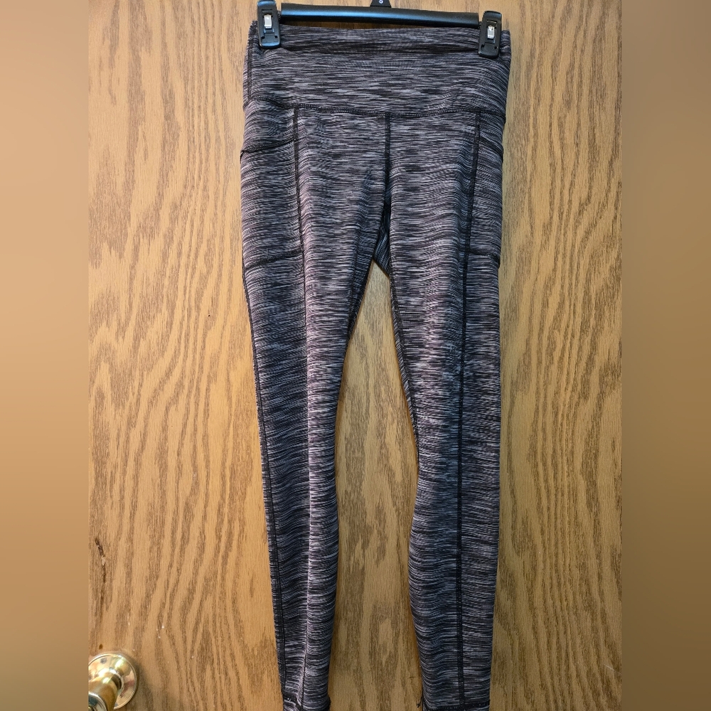 Gray Patterned Leggings With Side Pockets And Key Pocket. Size X Small.